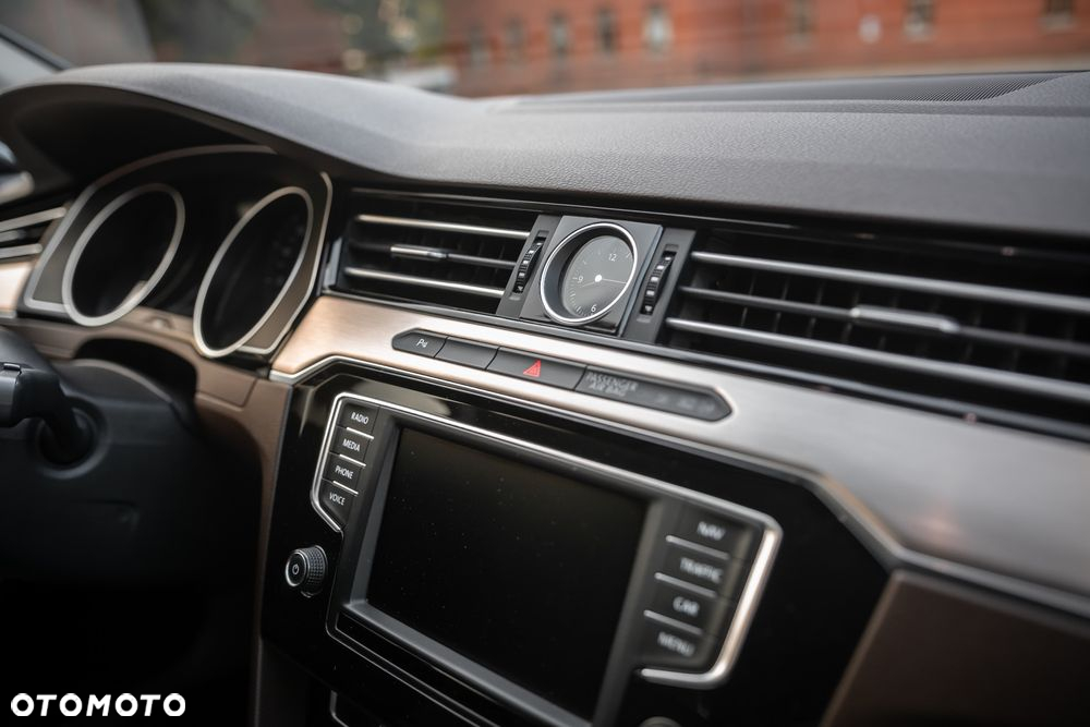 Volkswagen Passat 2.0 TDI BMT Highline - 26