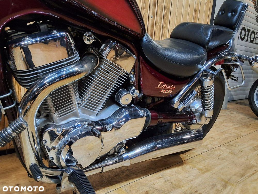 Suzuki Intruder - 14