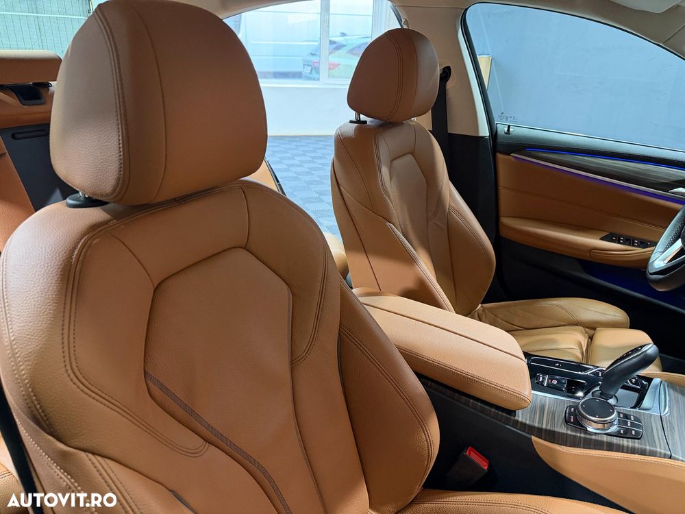 BMW Seria 5 520d Aut. Luxury Line - 29