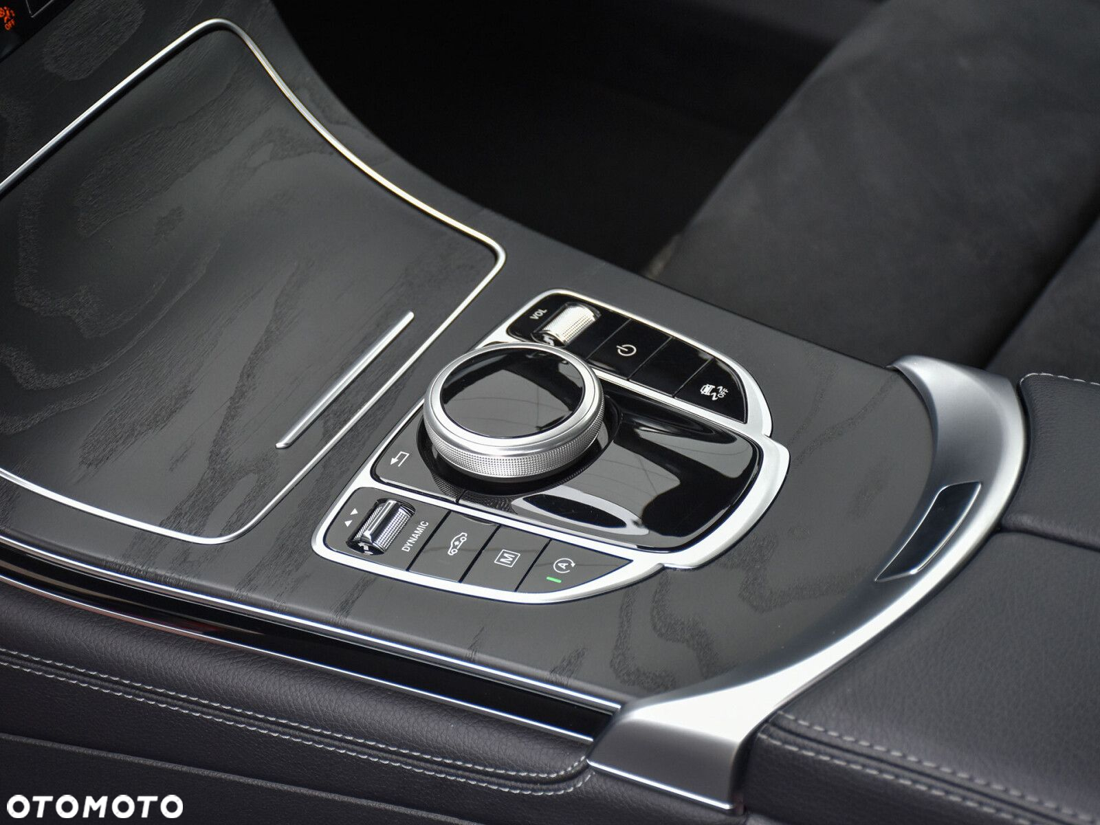 Mercedes-Benz GLC - 36