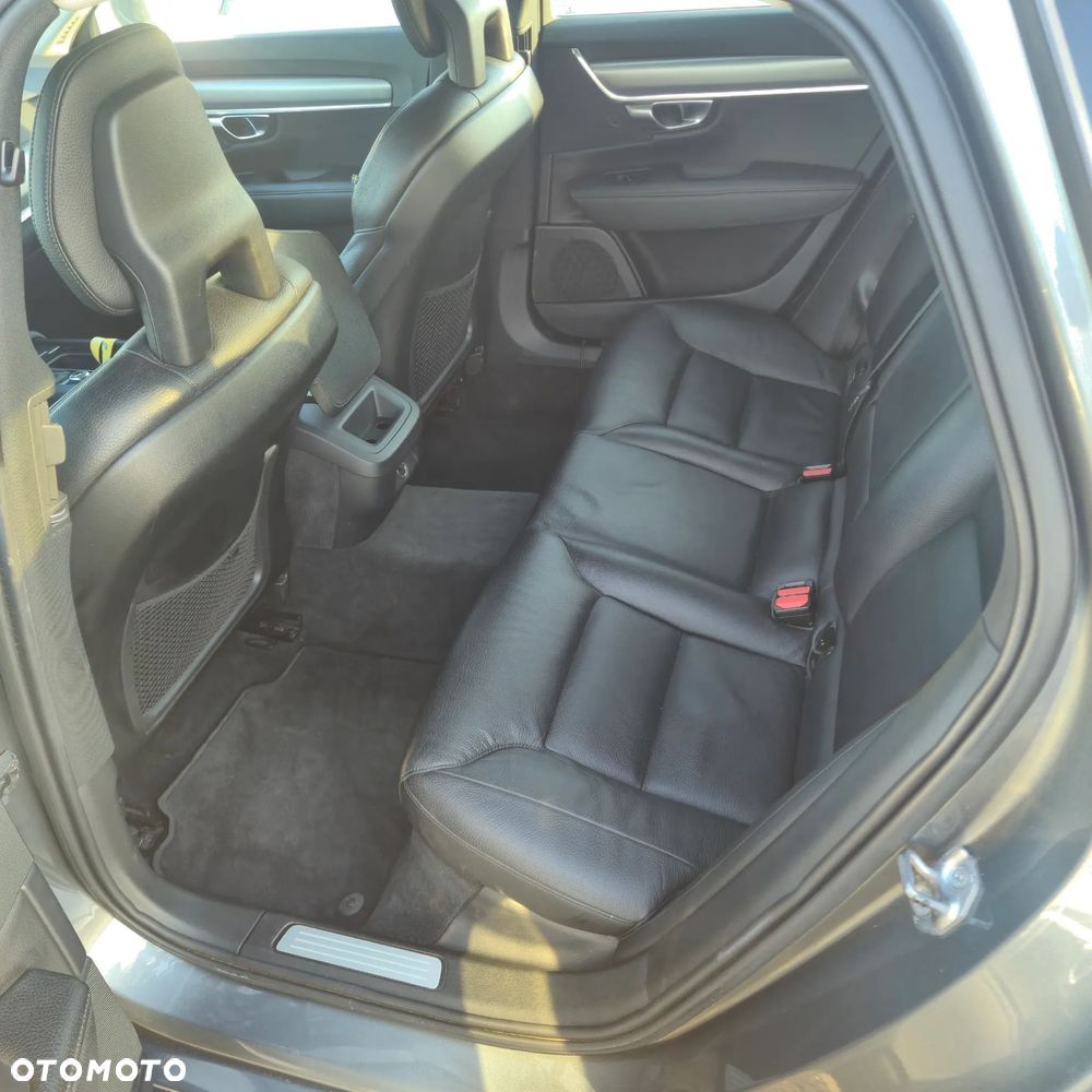 Volvo V90 D3 Momentum - 3