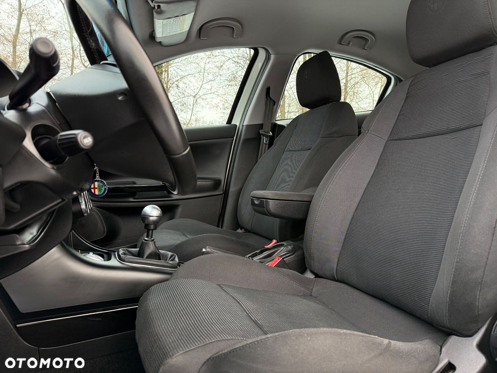 Alfa Romeo Giulietta 1.4 TB Distinctive - 15