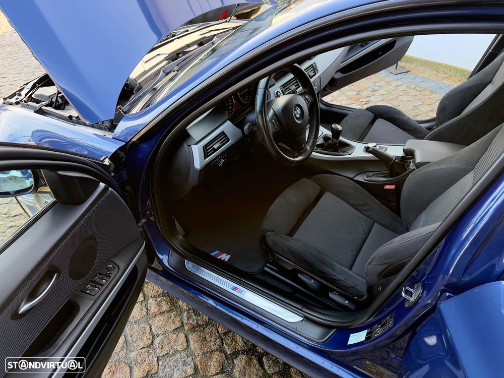 BMW 320 d Navigation Sport - 36