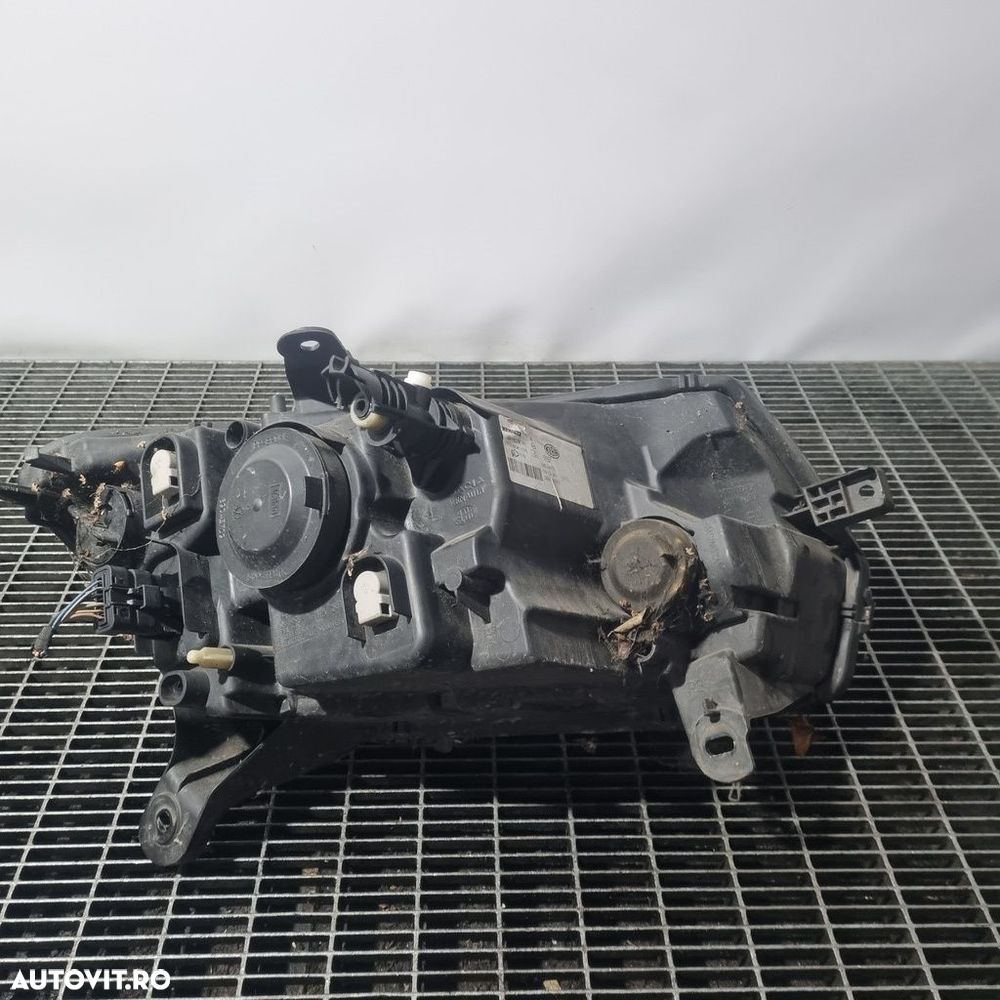 Far Stanga Dacia Sandero 2 2012 - 2016 Hatchback 4 Usi (1403) Fara xenon - 2