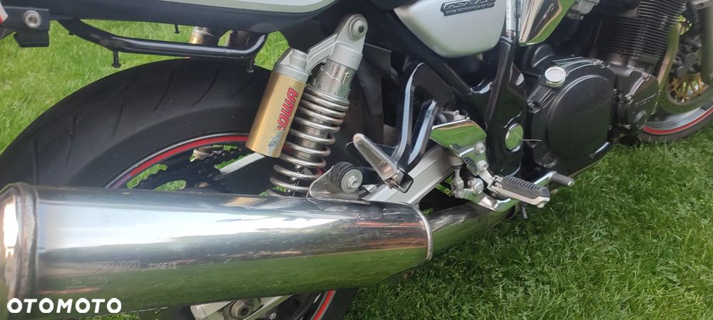 Suzuki GSX - 17