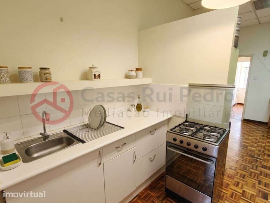 Escritório transformado em estúdio e com condições de habitabilidad... - Grande imagem: 2/16