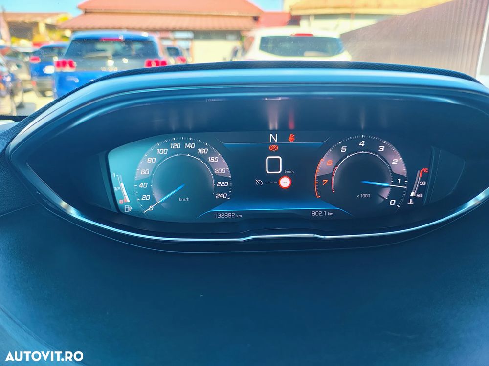 Peugeot 3008 PureTech 130 Stop & Start EAT6 Allure - 29