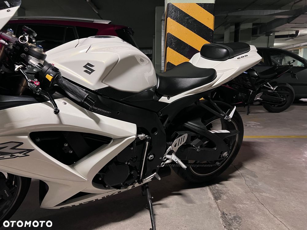 Suzuki GSX-R - 4