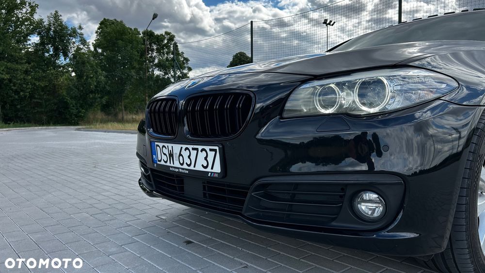 BMW Seria 5 525d xDrive Luxury Line - 11