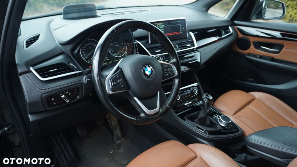 BMW Seria 2 216d - 16