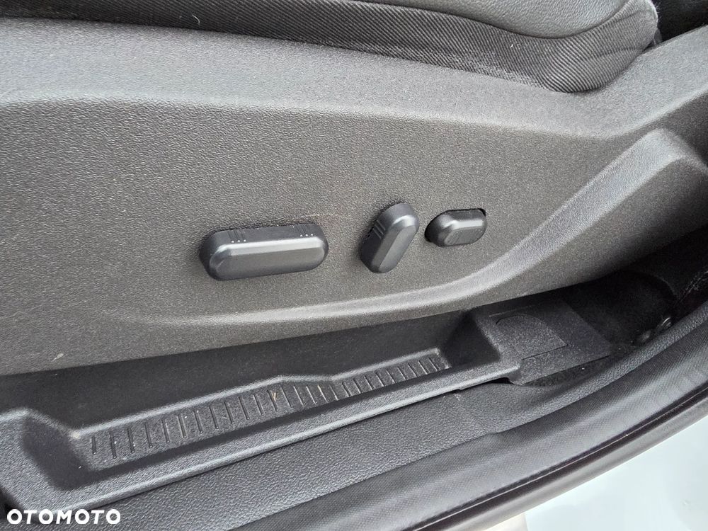 Ford Kuga 2.0 TDCi 4x2 Titanium - 13