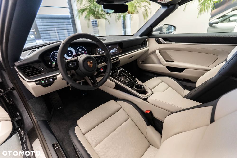 Porsche 911 Carrera 4S - 6