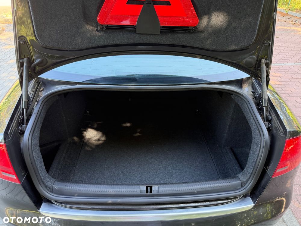Audi A4 Limousine - 37
