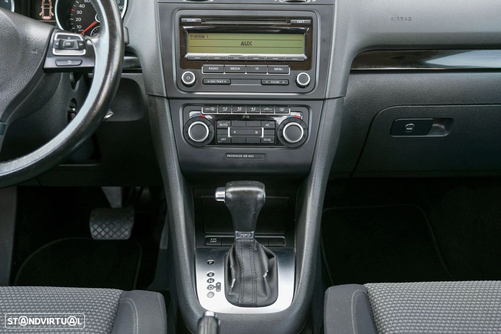 VW Golf 1.6 TDi Confortline DSG - 25