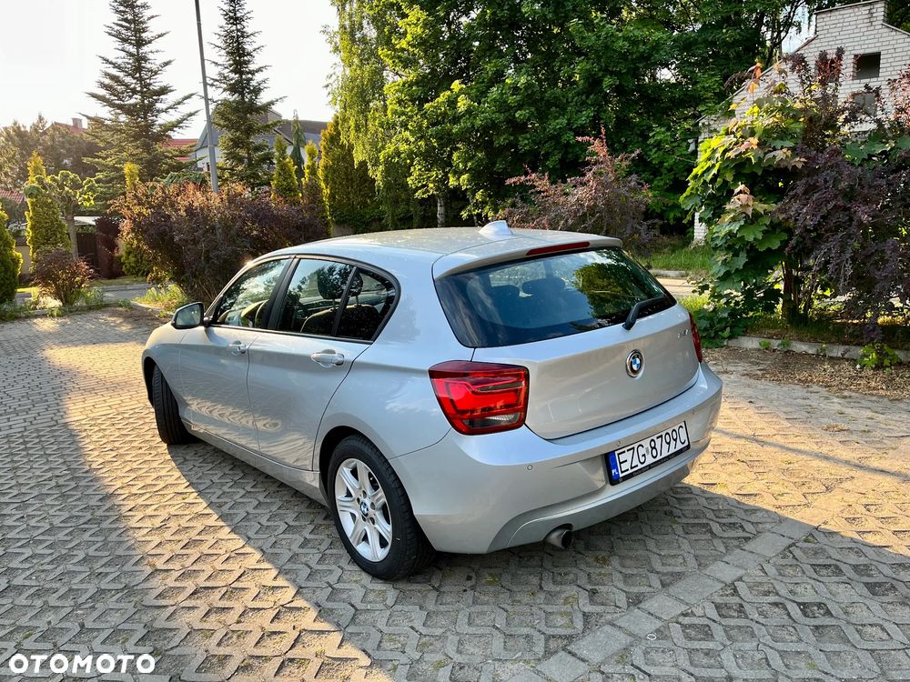 BMW Seria 1 116i - 4