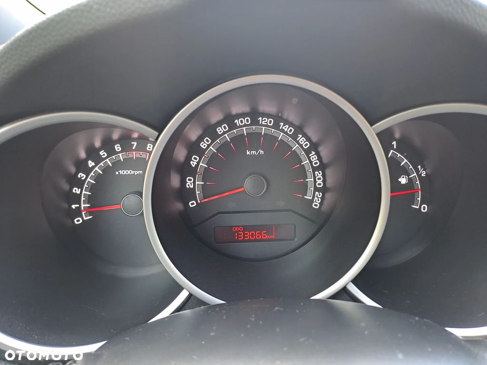 Kia Venga 1.6 Business Line - 18