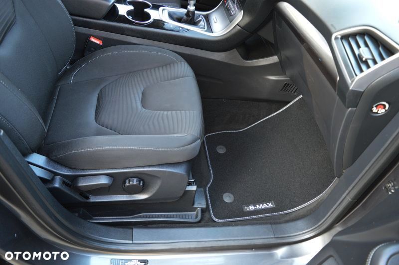 Ford S-Max - 40