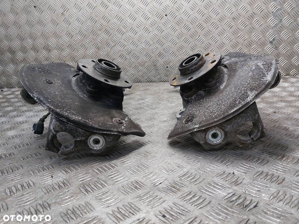 PIASTA ZWROTNICA LEWY PRZÓD + PRAWY PRZÓD AUDI Q5 8R - 3