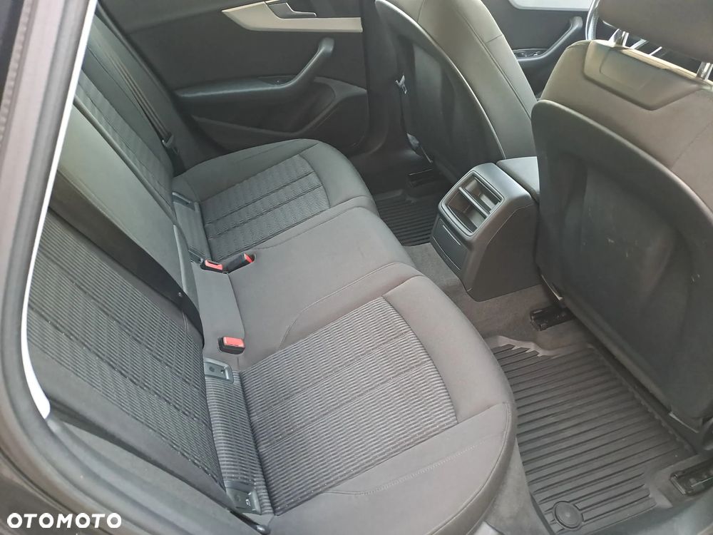 Audi A4 Avant 2.0 TDI - 22