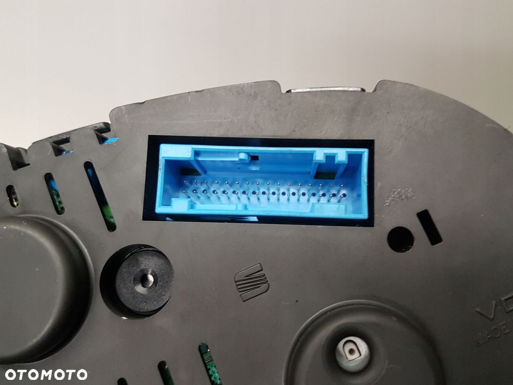 LEON I TOLEDO LICZNIK ZEGARY W01M0920801 225tyś.km - 9