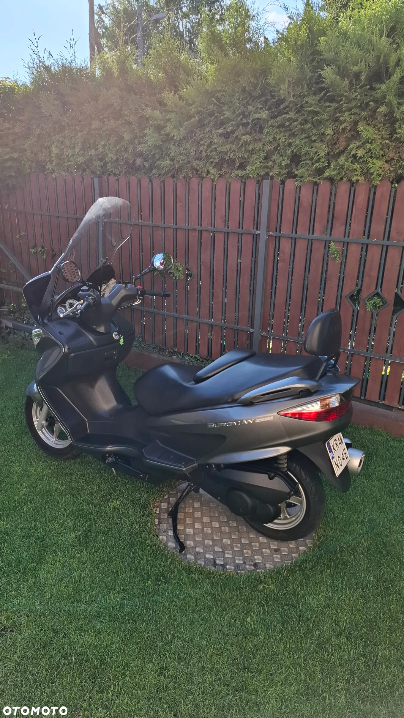 Suzuki Burgman - 4