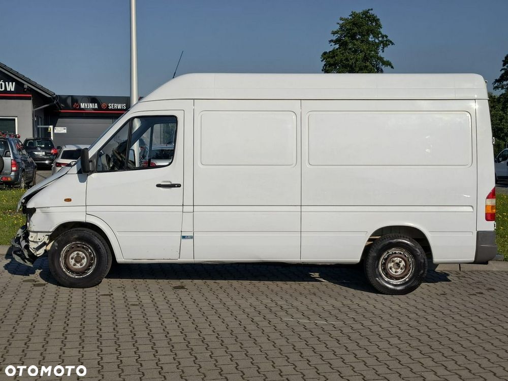 Mercedes-Benz Sprinter - 4