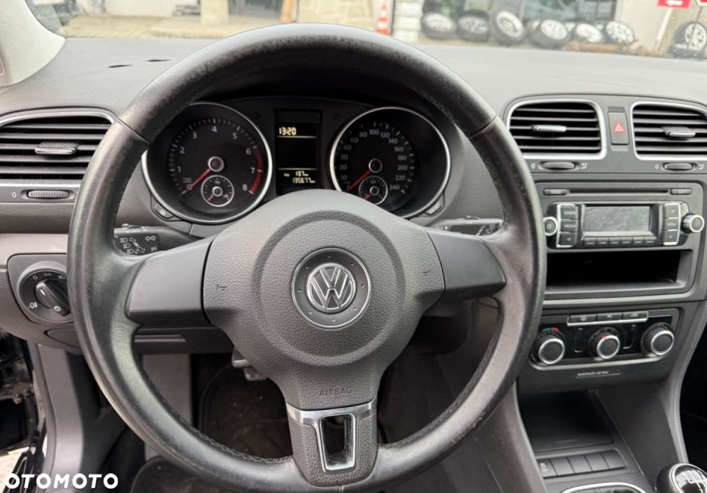 Volkswagen Golf - 16