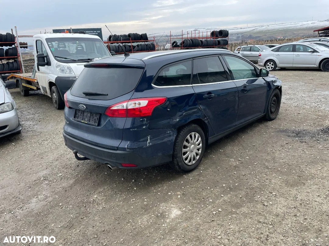 Dezmembrez piese Ford Focus 3 - 3