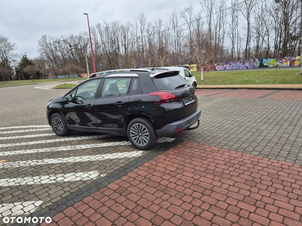 Peugeot 2008 1.2 Pure Tech GPF Allure S&S EAT6 - 4