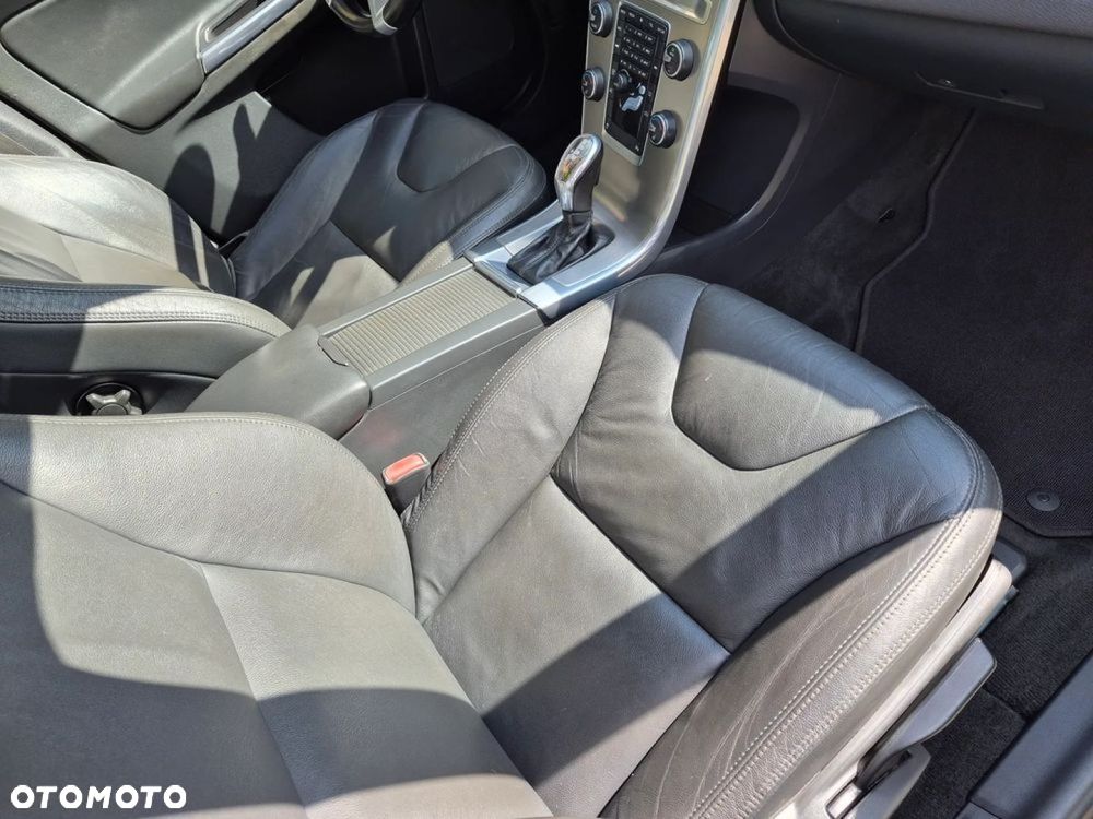Volvo XC 60 - 32