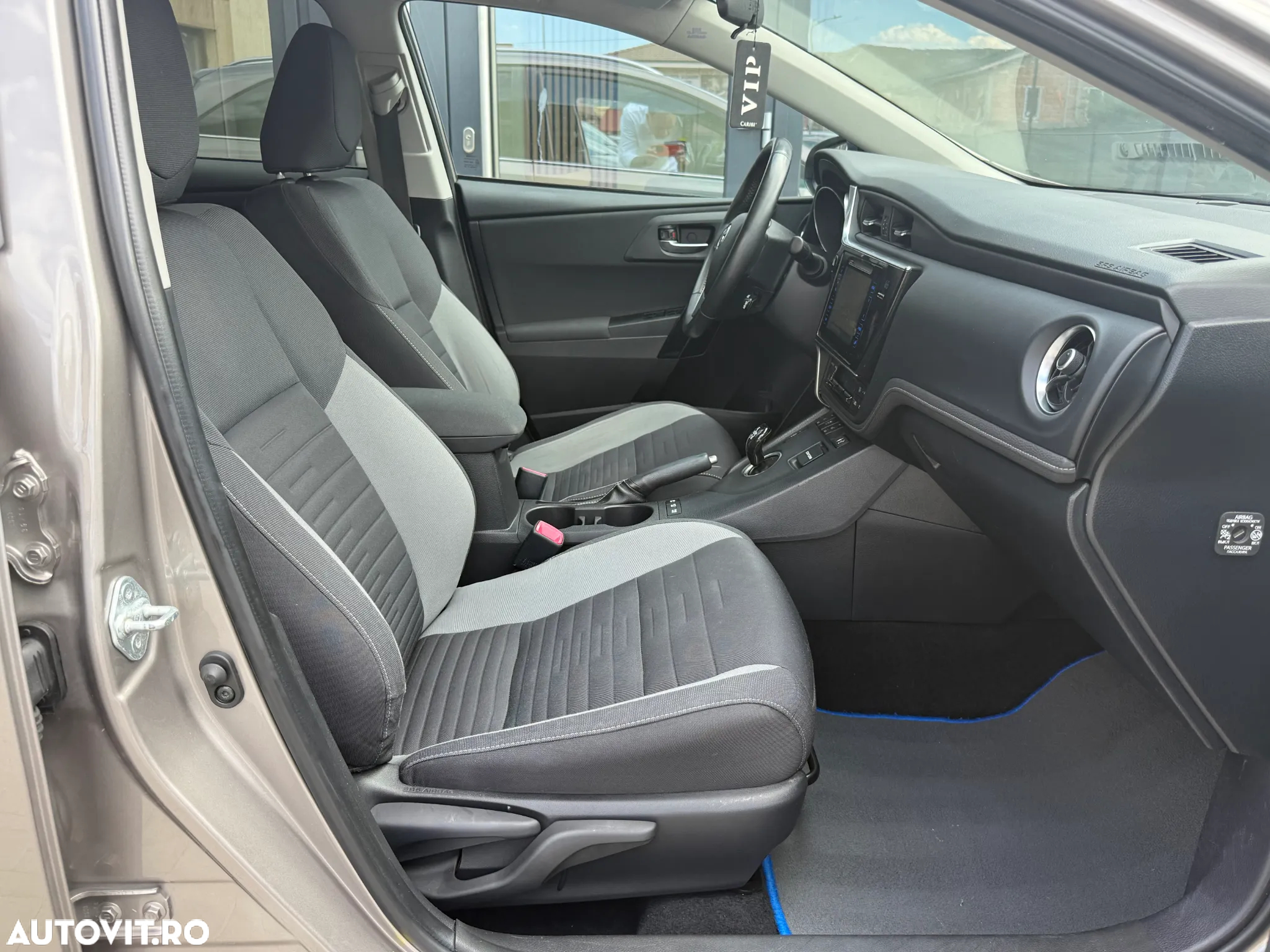 Toyota Auris 1.8 VVT-i Hybrid Automatik Touring Sports Design Edition - 10
