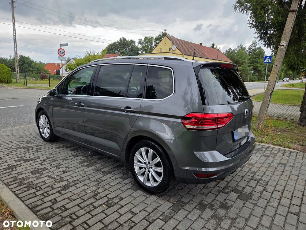 Volkswagen Touran 2.0 TDI BMT Highline - 9