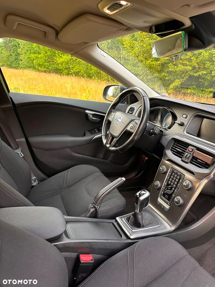 Volvo V40 D4 Momentum - 10