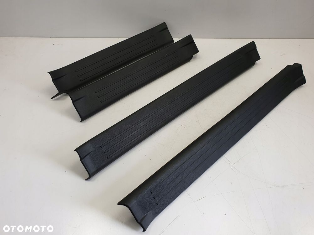 SsangYong Korando III LISTWY PROGOWE komplet - 2