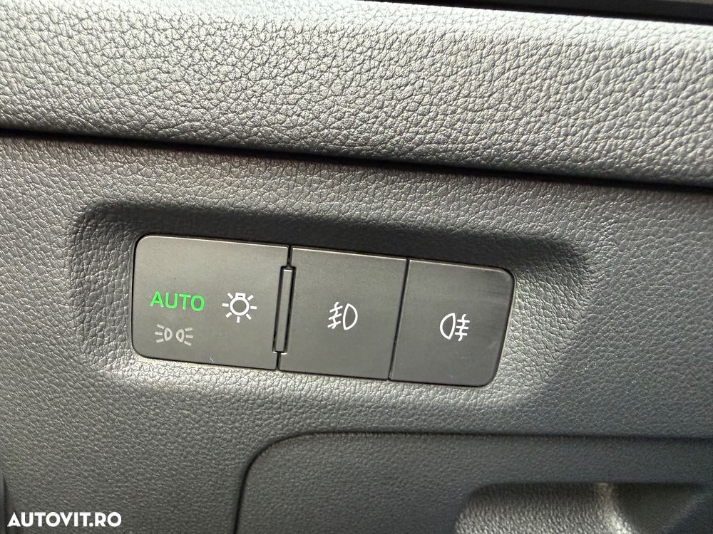 Skoda Octavia 2.0 TDI DSG Ambition - 13