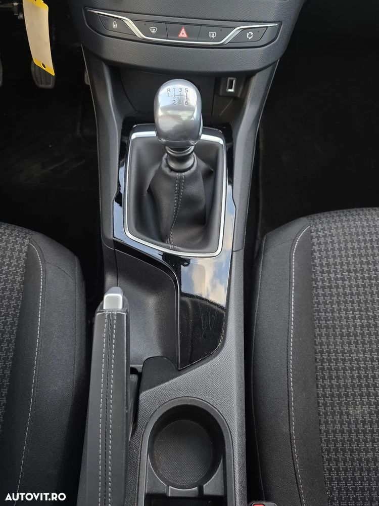 Peugeot 308 1.2L PureTech S&S BVM6 Allure - 13