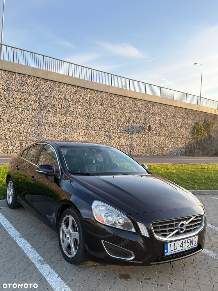 Volvo S60 2010 photo 3