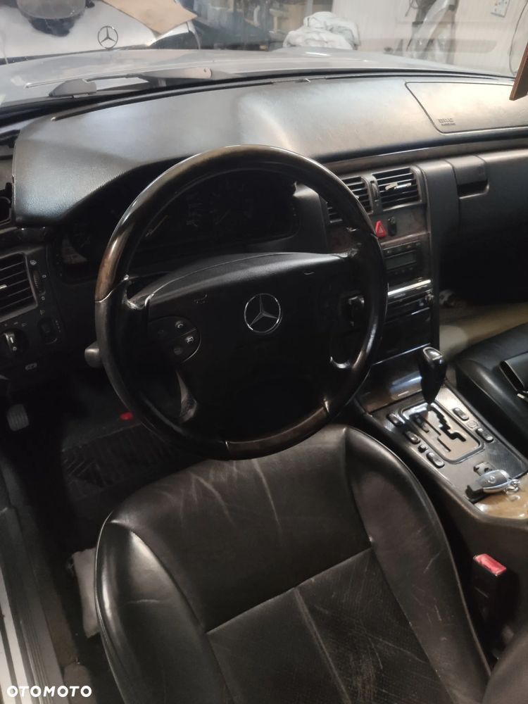 Mercedes-Benz Klasa E 300 T TD Avantgarde - 10
