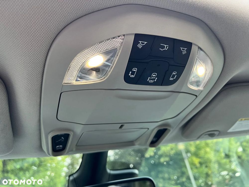 Chrysler Pacifica - 31