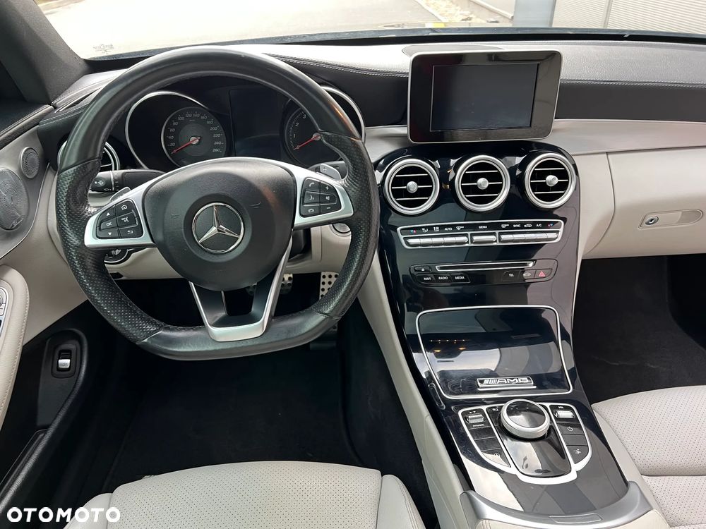 Mercedes-Benz Klasa C 300 7G-TRONIC AMG Line - 19
