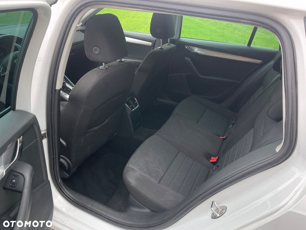 Skoda Octavia 1.6 TDI Green tec DSG Edition - 10