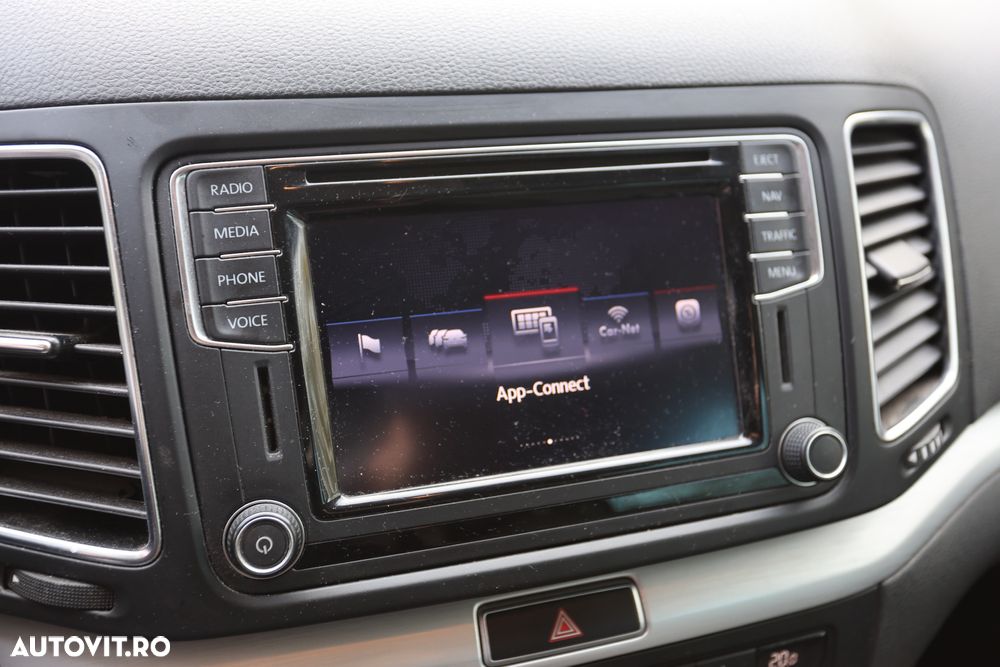 Volkswagen Sharan 2.0 TDI DSG BlueMotion Technology Highline - 20