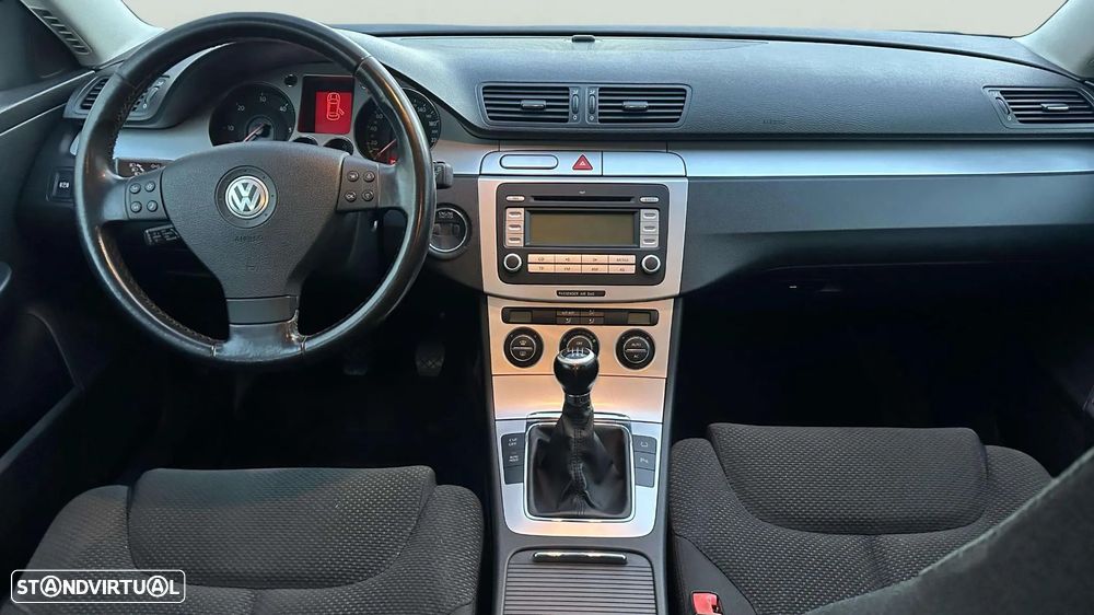 VW Passat Variant 2.0 TDi Confortline - 13