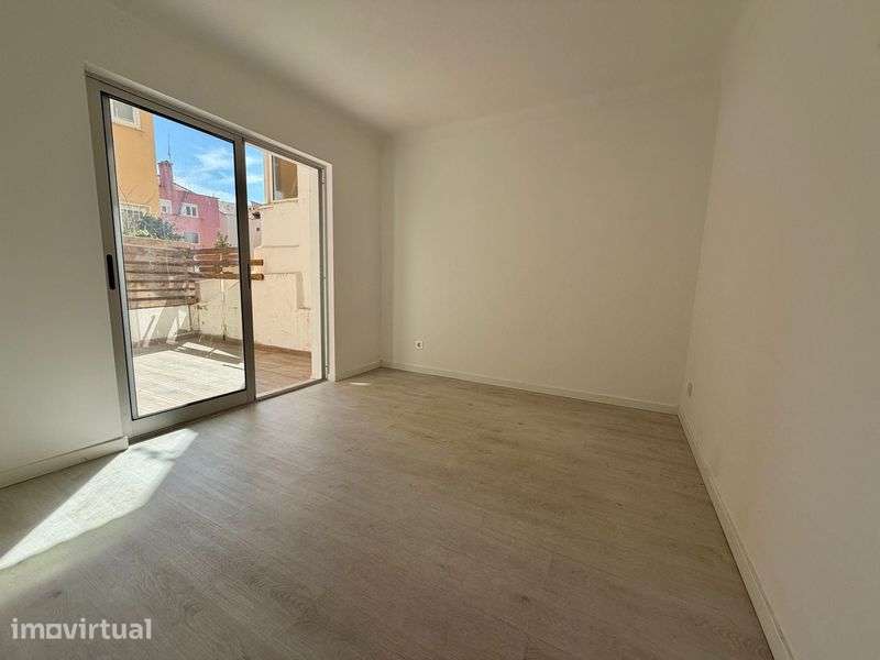 Arrendamento de apartamento t2 na Rua Bernardo Francisco da Costa - Grande imagem: 2/12