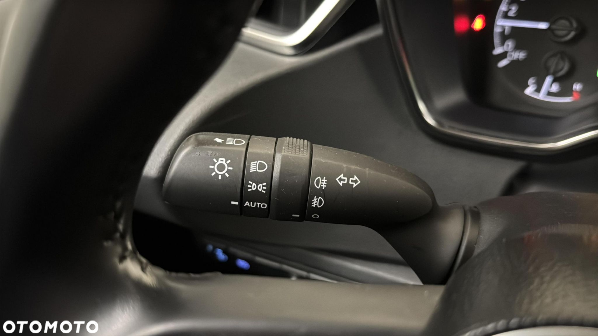 Toyota Corolla 1.8 Hybrid Comfort - 31