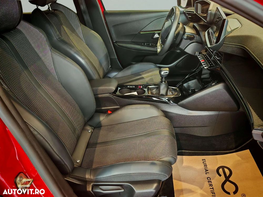 Peugeot 208 1.2 L PureTech STT GT - 13