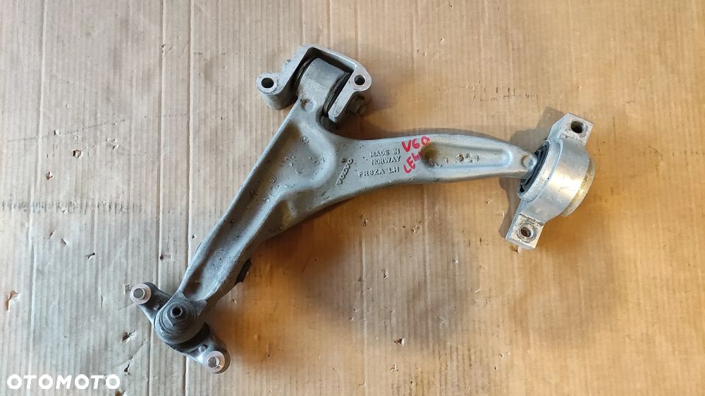 Wahacz lewy przód Volvo V60 oryginalny