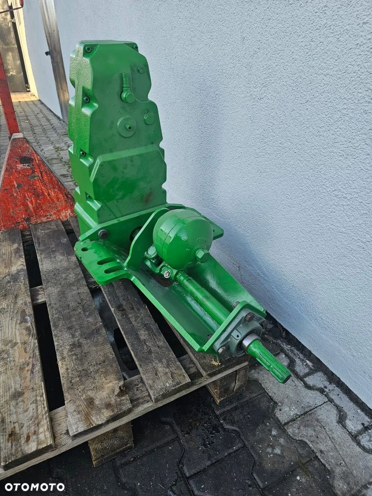 WOM przedni John Deere 7720 7820 7920 7730 7830 7930 - 6