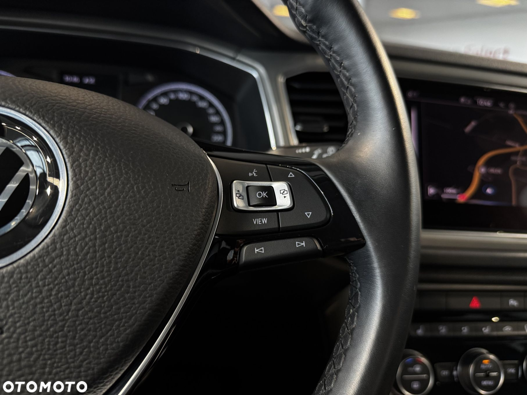 Volkswagen T-Roc - 21