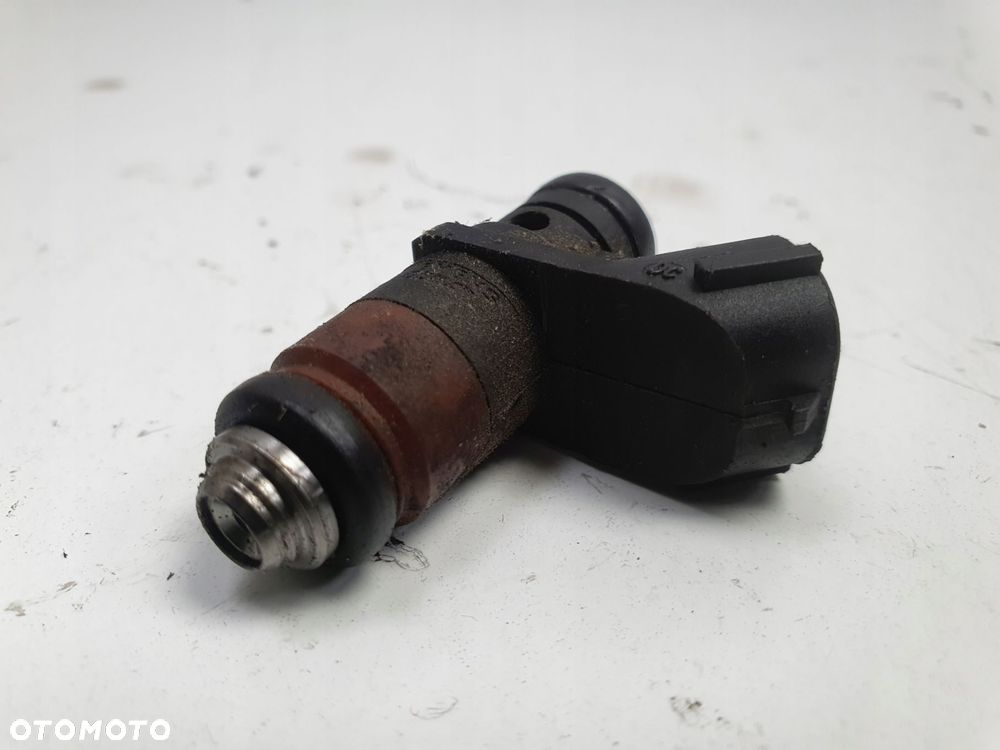 WTRYSKIWACZ Skoda Fabia I 1.4 16V _ wtrysk 036906031L - 1